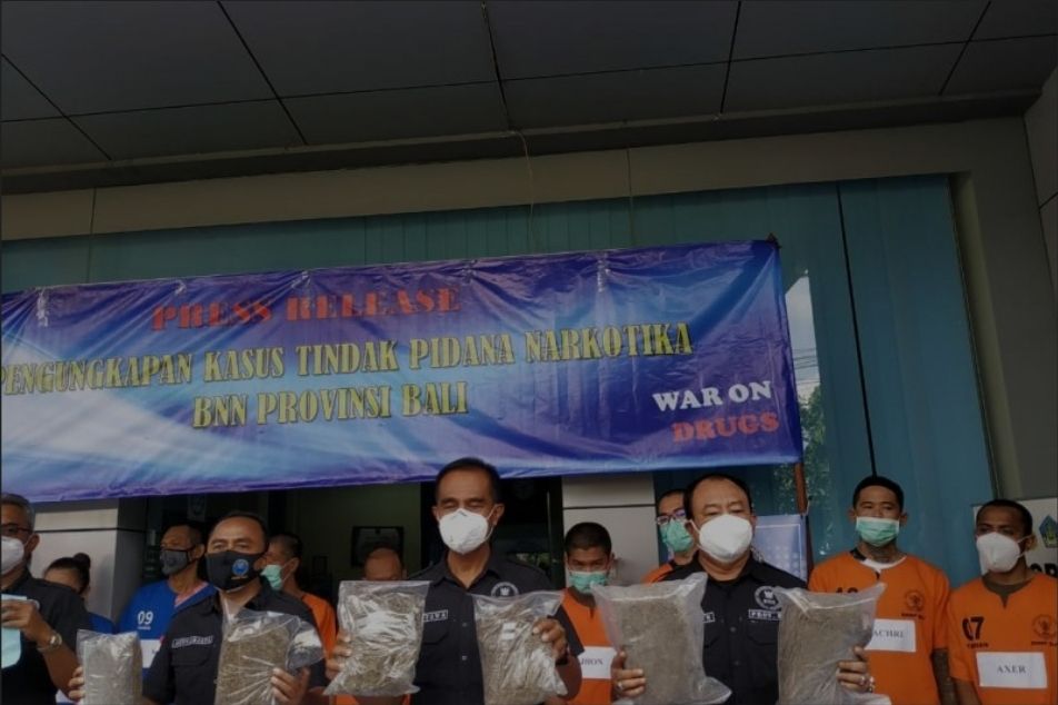 podiumnews.com-Musisi hingga Instruktur Surfing Ditahan karena Narkoba